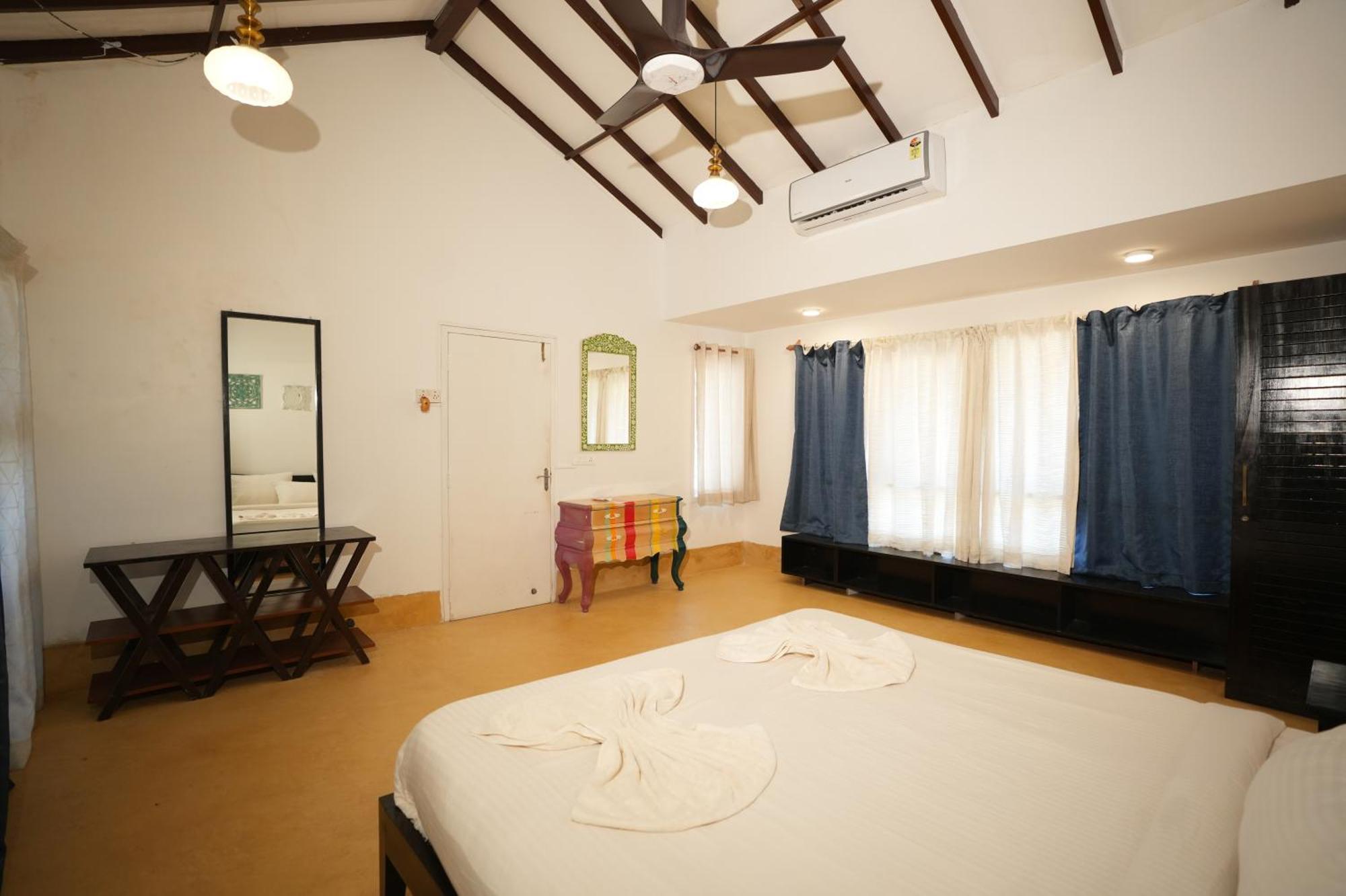 Villa M - Solitude 2 Candolim Goa 3Bhk, Pool Facing, Near Beach, Free Breakfast, Free Wifi And Prime Location Eksteriør bilde